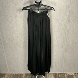 Peter Nygard Classic Lined Black Skirt Size 4 Tall